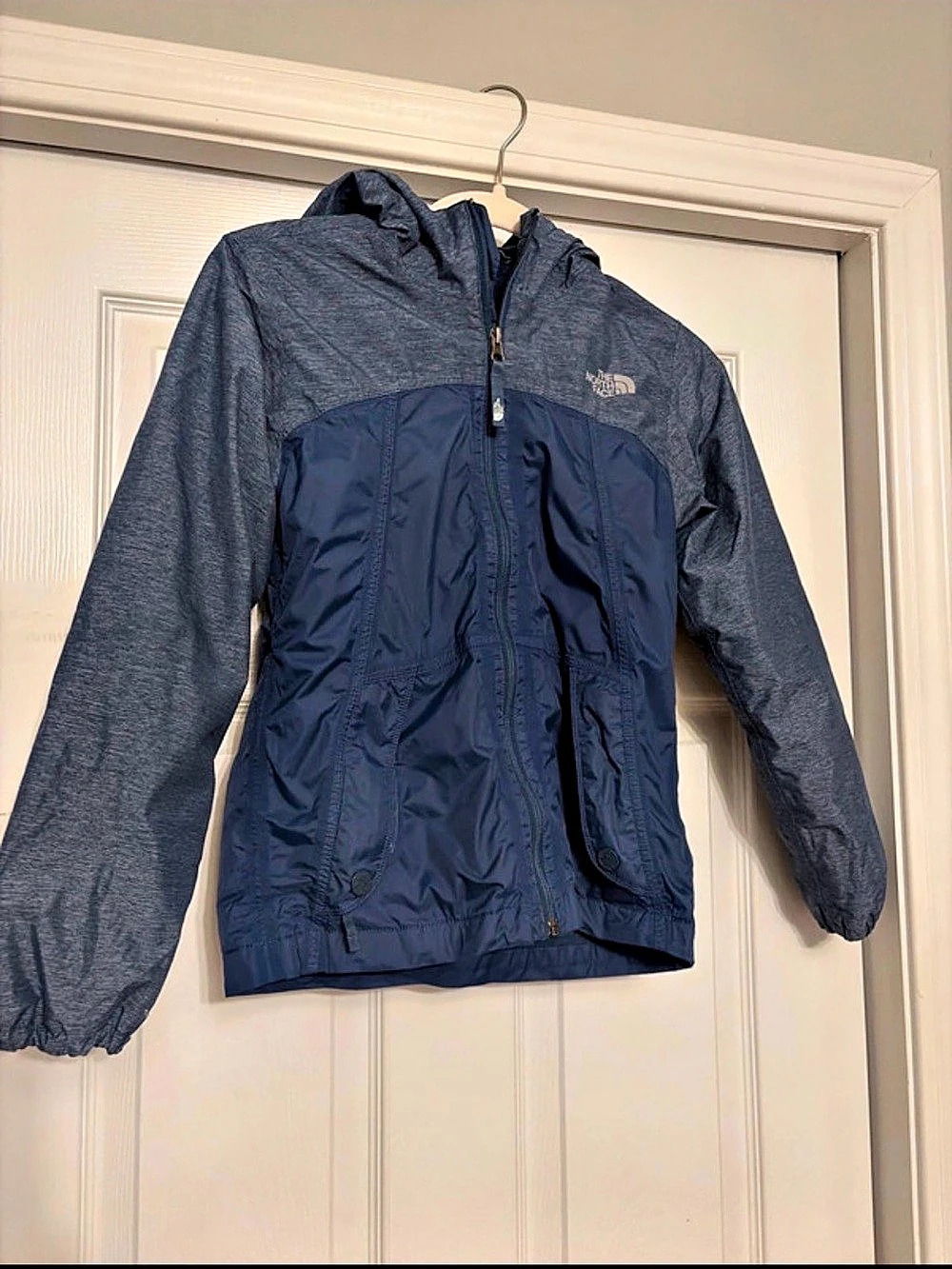 The North Face Girls Medium Blue Hooded winter Jacket